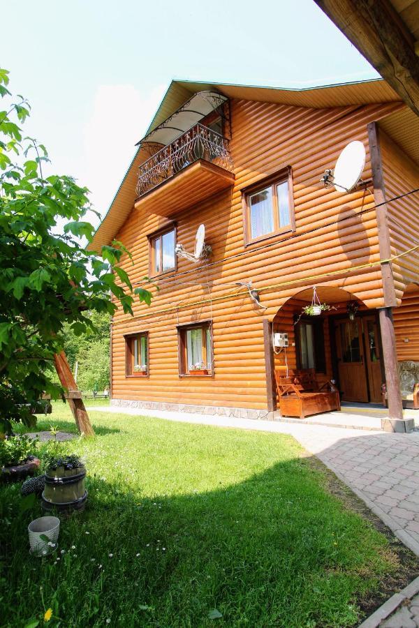 Cottage "Kliverent" Jaremtsche Exterior foto
